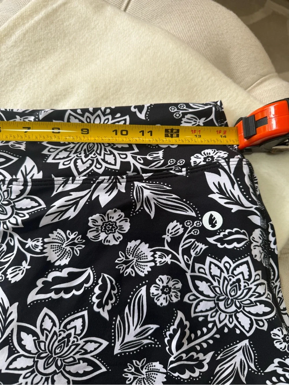 High-Rise Black & White Floral Tennis Skirt. Large. EUC